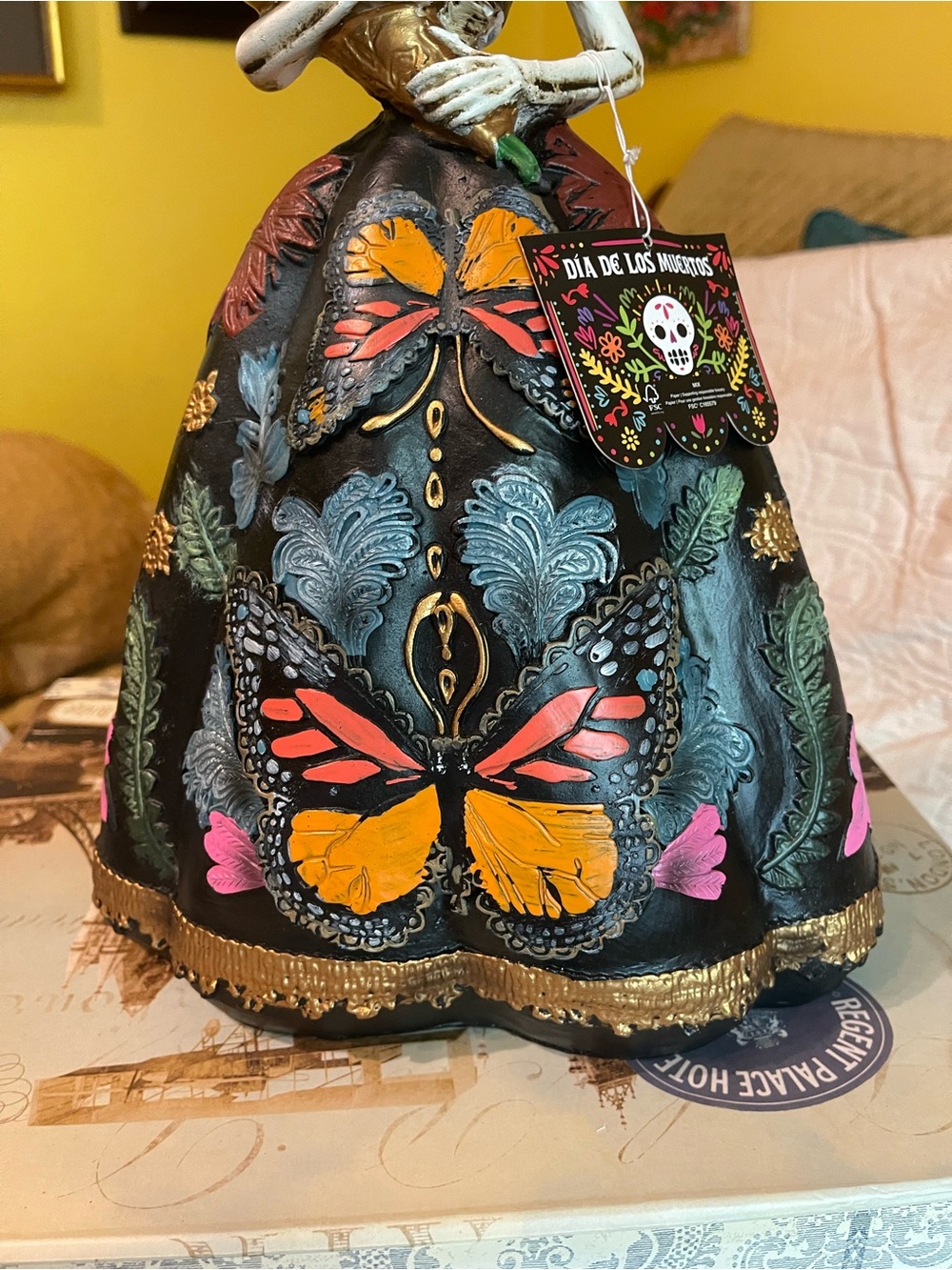 Day of the Dead Catrina Figurine – Black with Multicolor Floral Accents NWT - Picture 2 of 7
